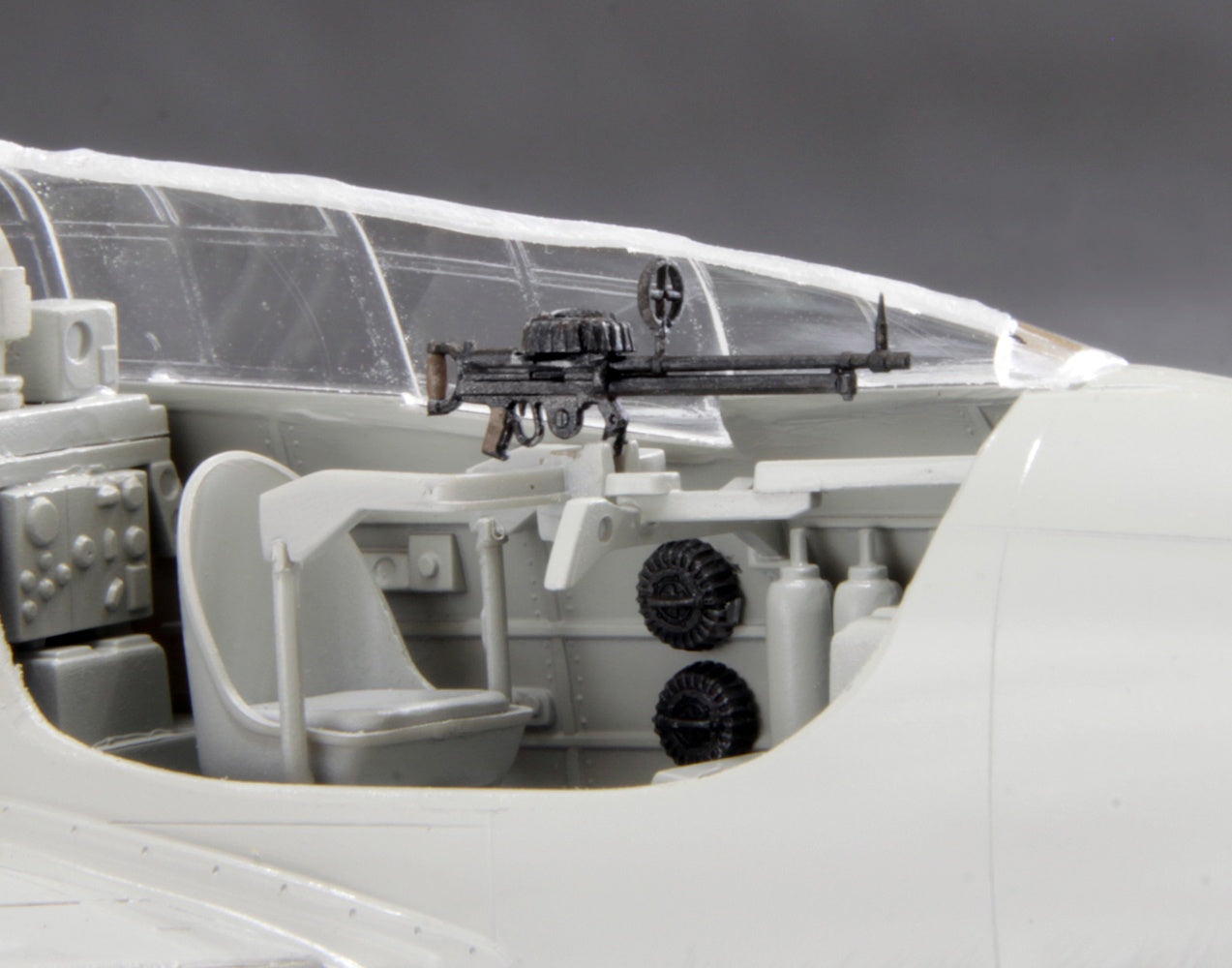 FineMolds 1/48 Type 92 7.7mm Machine Gun (Lewis Gun) | 4536318440116