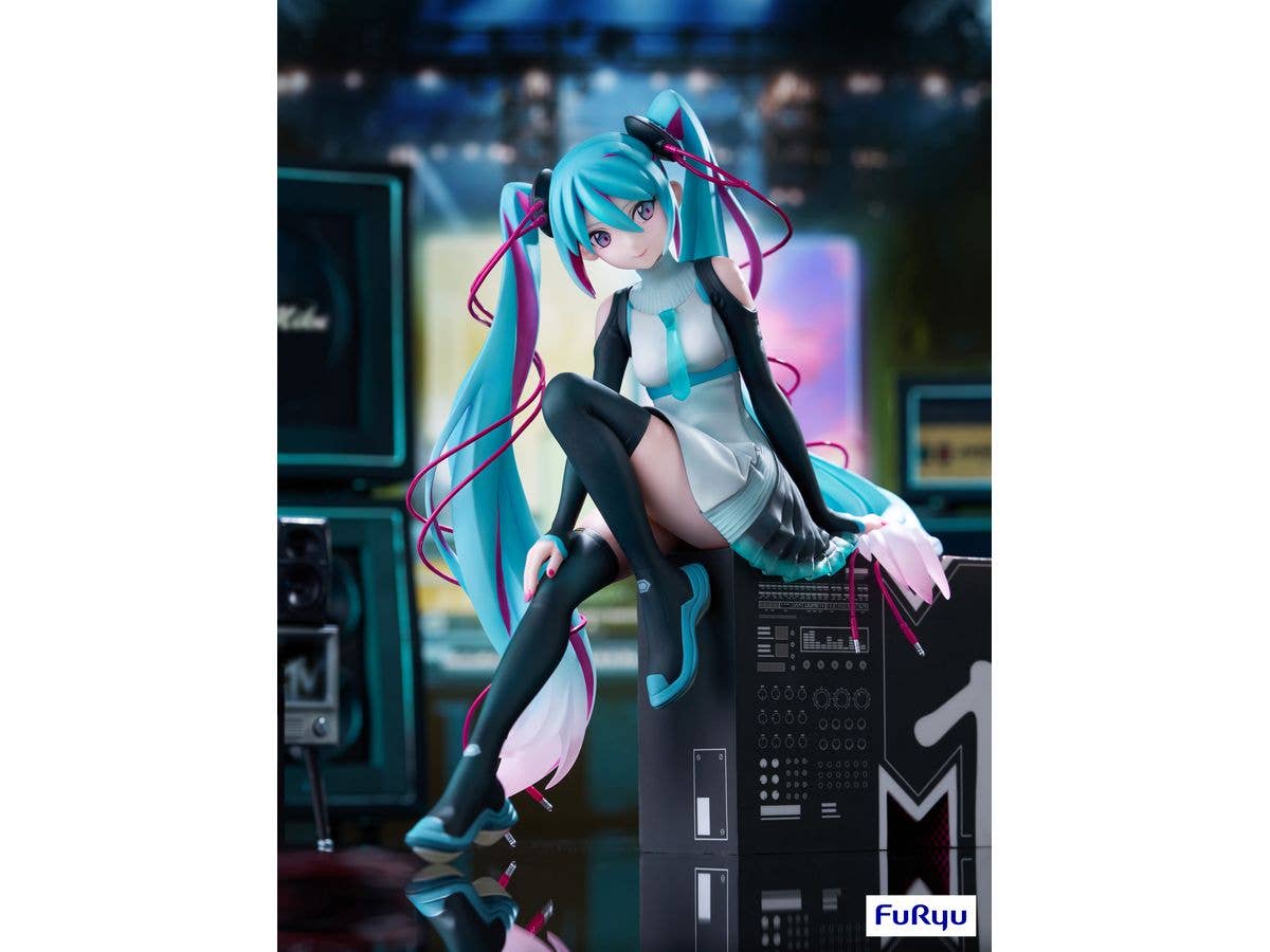 FURYU Corporation Hatsune Miku × MTV 1/7 Scale Figure | 4580736409132