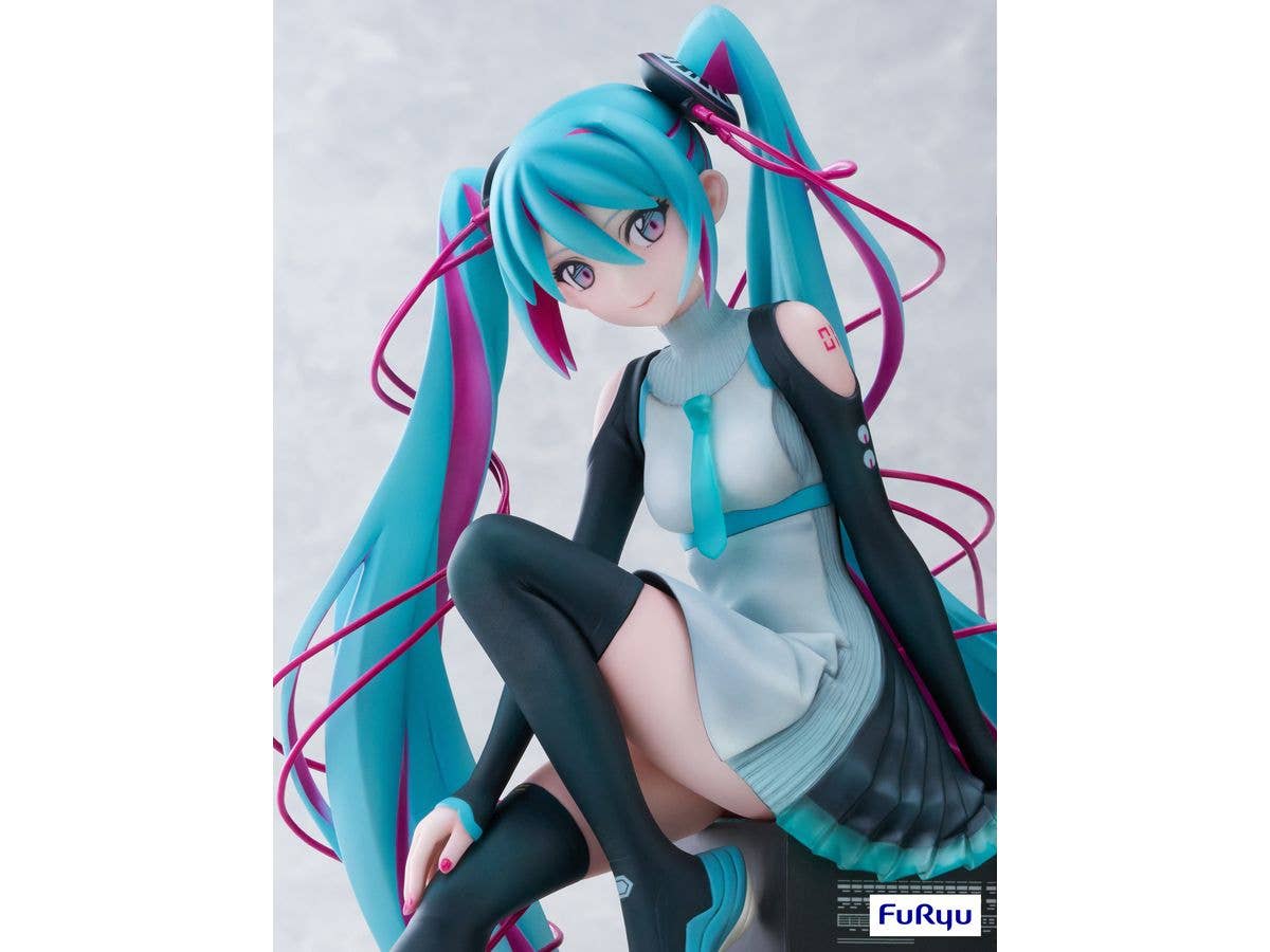 FURYU Corporation Hatsune Miku × MTV 1/7 Scale Figure | 4580736409132
