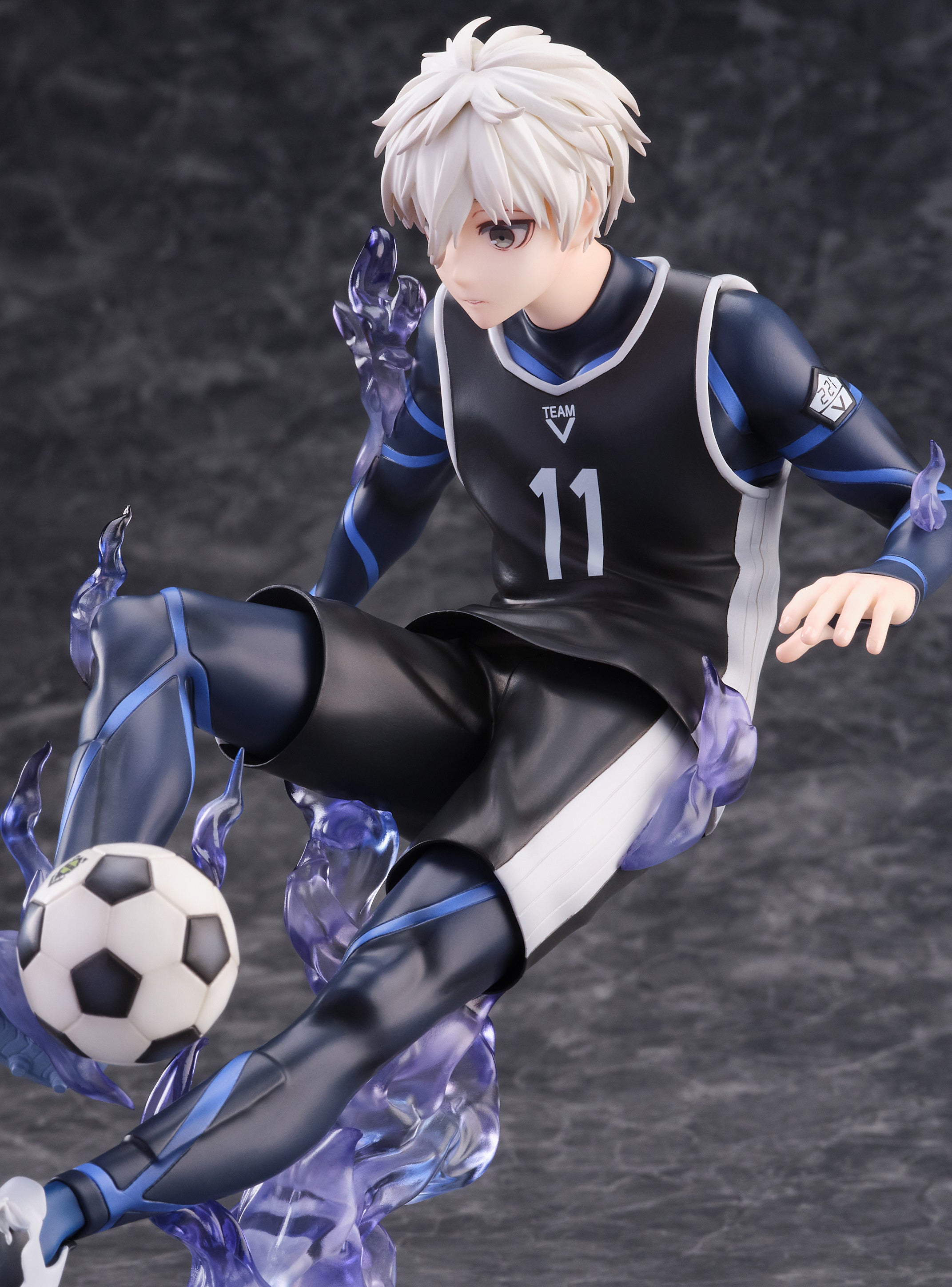 FURYU Corporation BLUELOCK Seishiro Nagi 1/7 Scale Figure | 4580736409408