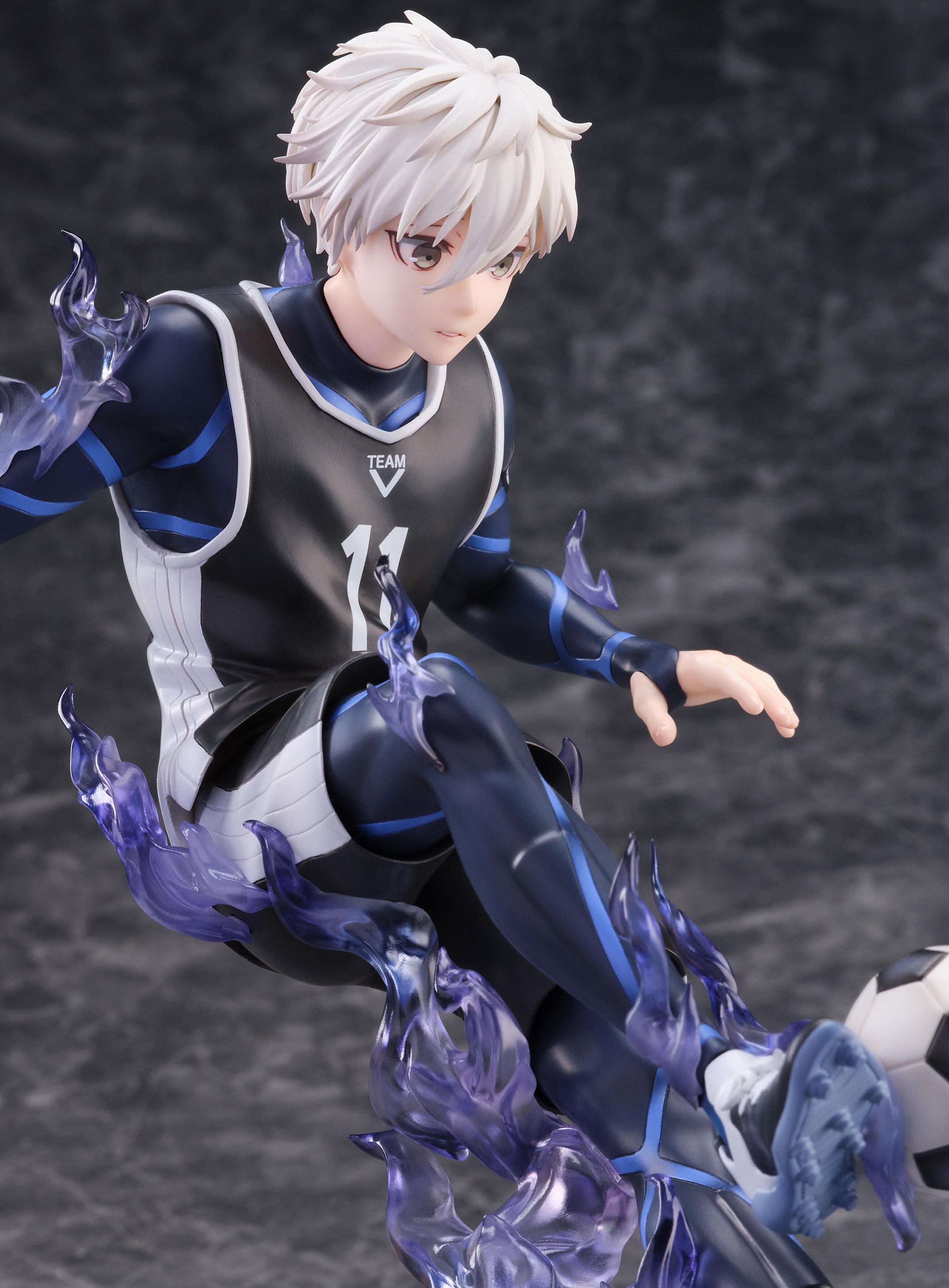 FURYU Corporation BLUELOCK Seishiro Nagi 1/7 Scale Figure | 4580736409408