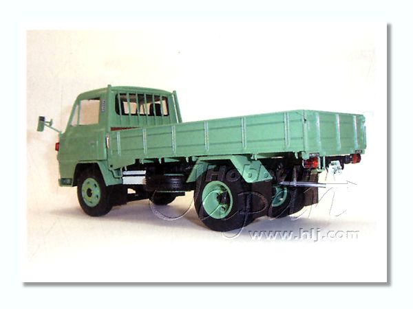 Fujimi 1/32 Mitsubishi Fuso Canter T200 1975