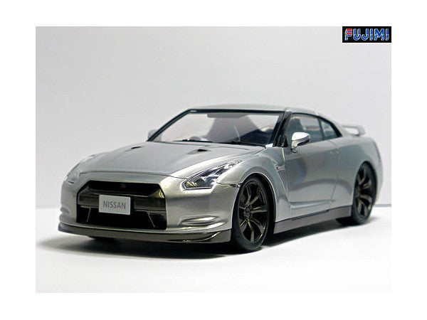 Fujimi Nissan GT-R (R35)