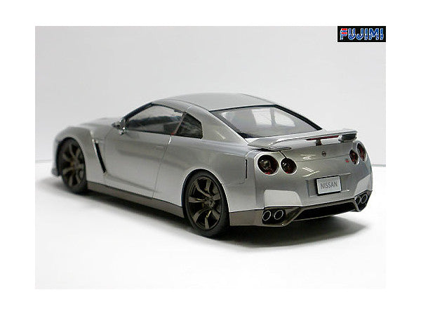Fujimi Nissan GT-R (R35)