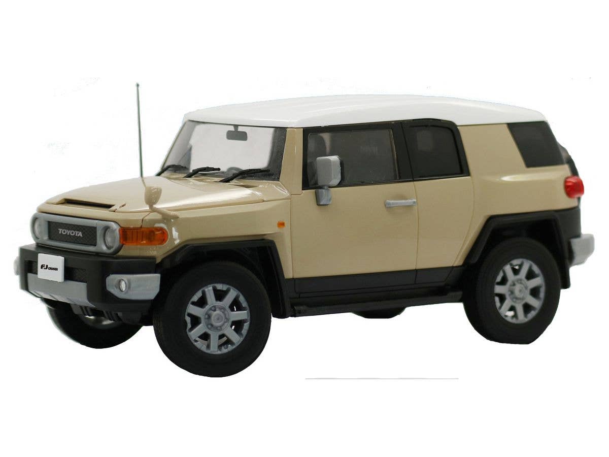Fujimi 1/24 Toyota FJ Cruiser (Beige) | 4968728066172