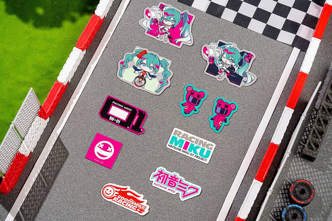Hatsune Miku: Racing Ver. 2025 Suitcase Pop | 4580828661349