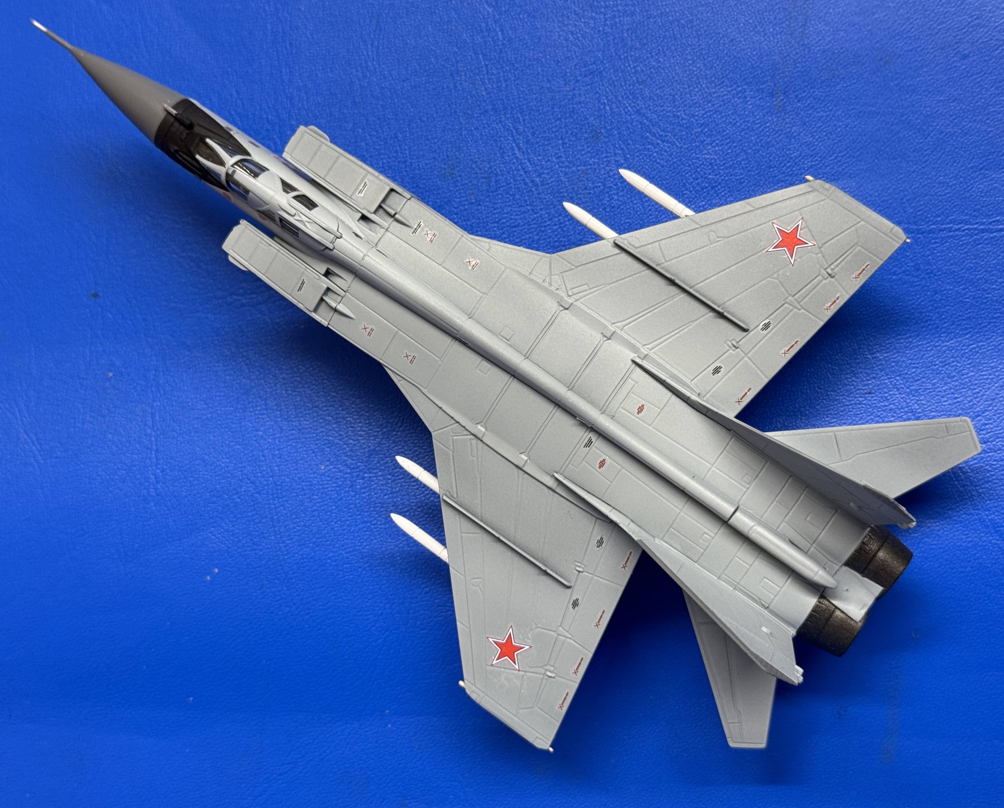 1/144 MiG-31 FOX HOUND | 4582119759643