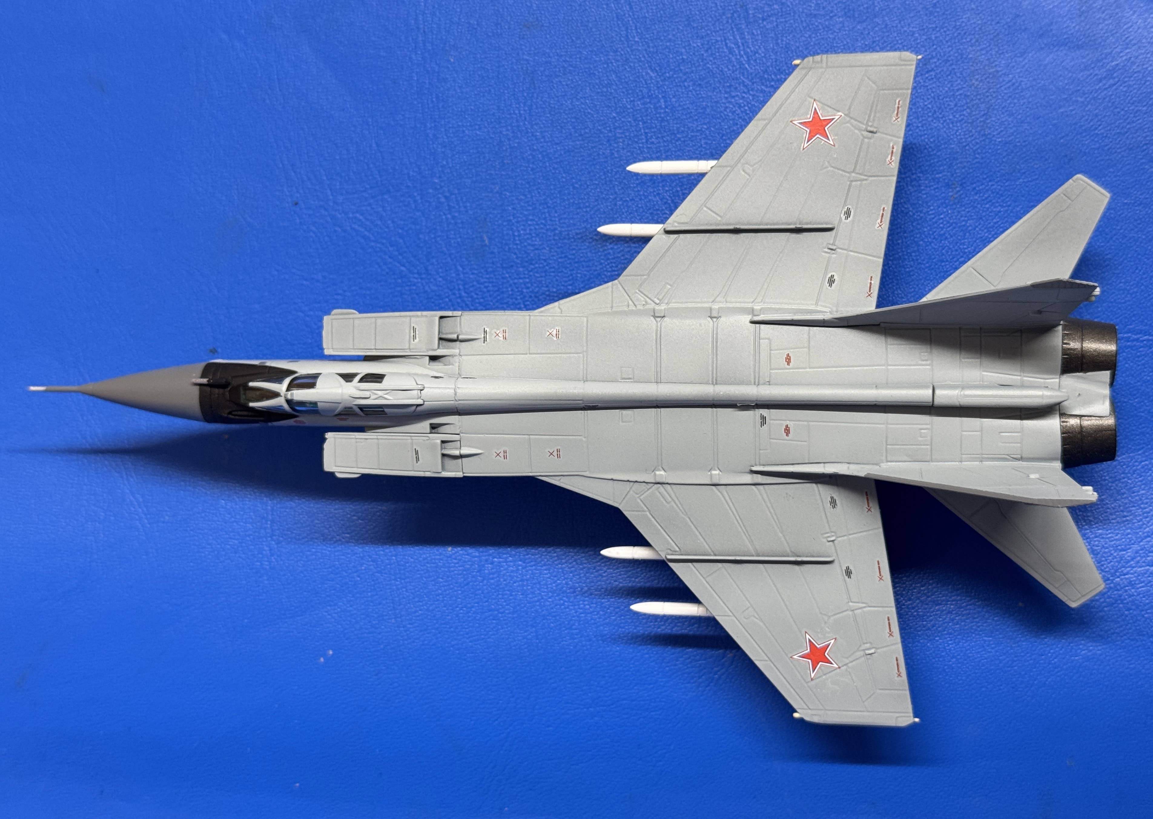 1/144 MiG-31 FOX HOUND | 4582119759643
