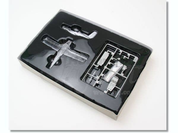 Hobby Boss 1/72 ZLIN Z-42M - UPC 6939319202314 | 6939319202314