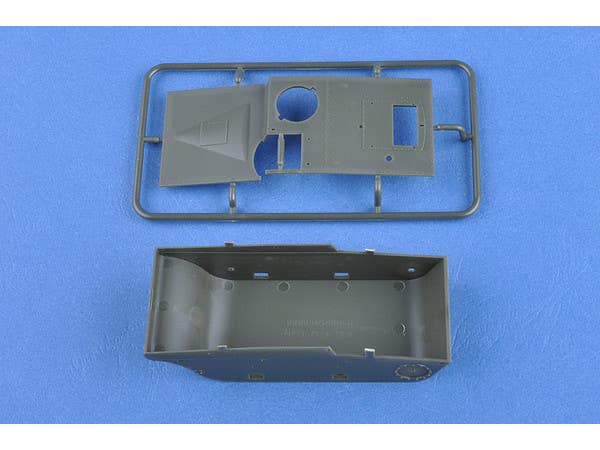 Hobby Boss 1/35 Soviet T-37 Amphibious Light Tank - Early | 6939319238184