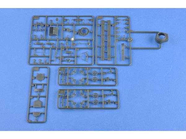 Hobby Boss 1/35 Soviet T-37 Amphibious Light Tank - Early | 6939319238184