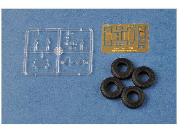 Hobby Boss 1/35 French VBL Armour Car | 6939319238764