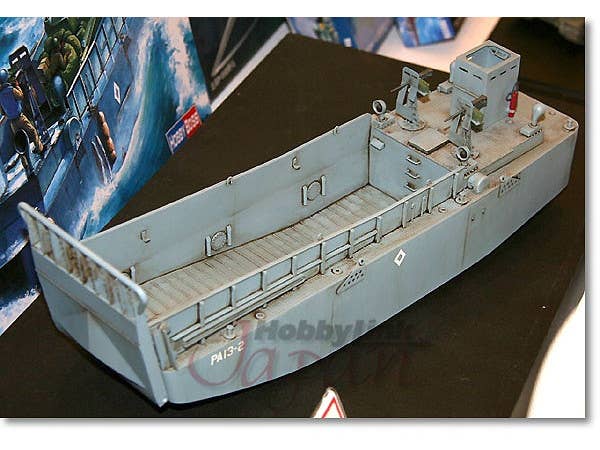 Hobby Boss 1/48 LCM-3 USN Vehicle Landing Craft | 6939319248176