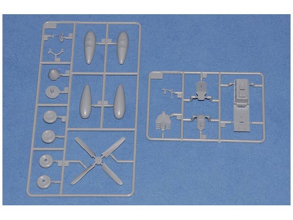 Hobby Boss 1/48 PLAAF P-51D/K Mustang Fighter | 6939319258076