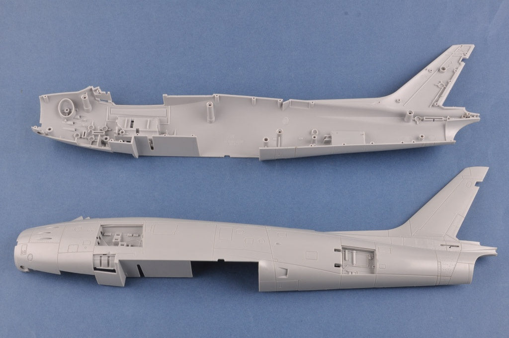 Hobby Boss 1/18 F-86F-30 'Sabre' | 6939319218087