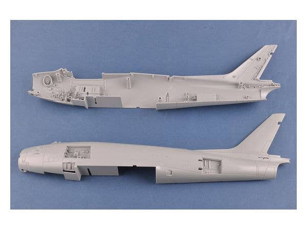 Hobby Boss 1/18 F-86F-30 'Sabre' | 6939319218087