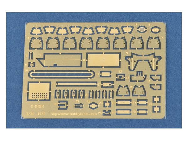 Hobby Boss 1/35 French R39 Light Infantry Tank | 6939319238931