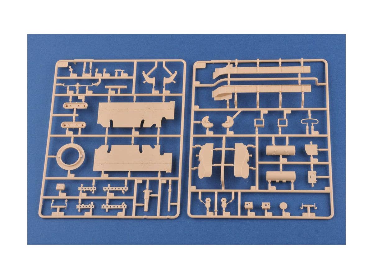 Hobby Boss 1/35 Soviet BT-2 Tank (Medium) | 6939319245151