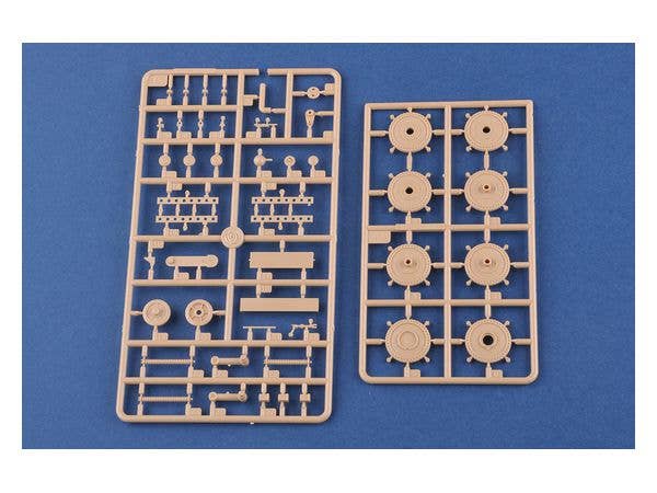 Hobby Boss 1/35 Soviet BT-2 Tank (Medium) | 6939319245151