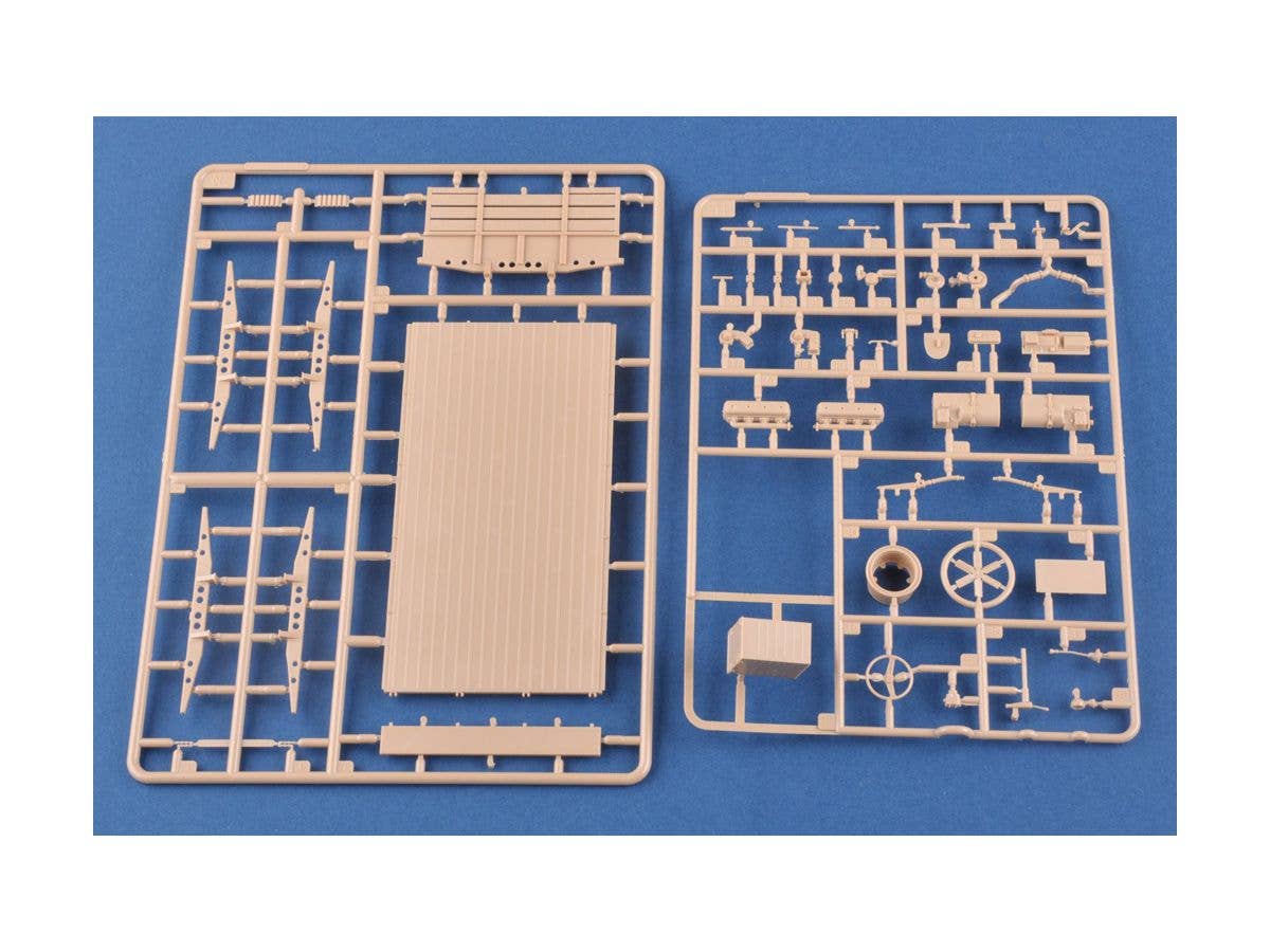 Hobby Boss 1/35 Ukraine KrAZ-6322 “Soldier” Cargo Truck | 6939319255129
