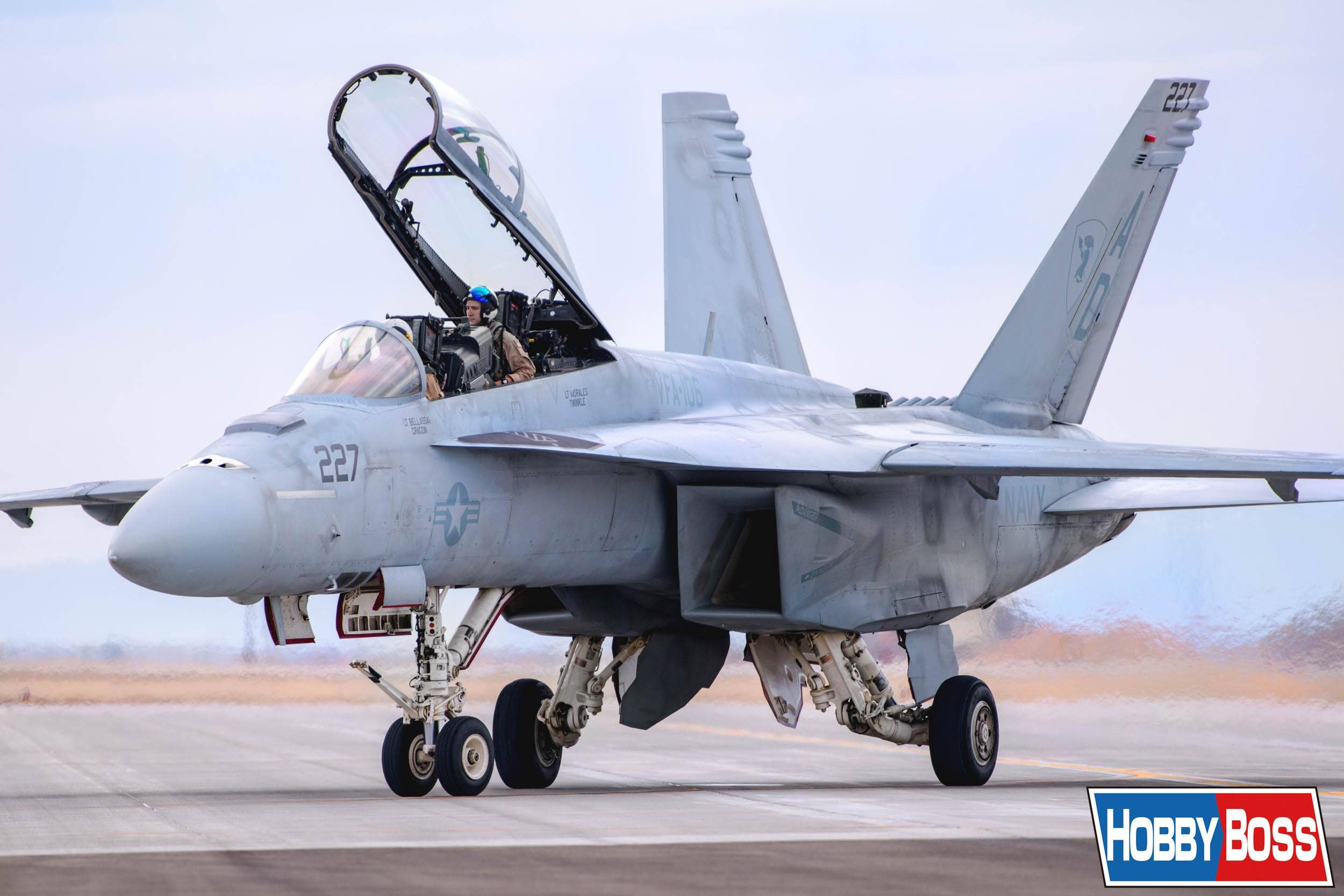Hobby Boss 1/48 F/A-18F Super Hornet | 6939319258137