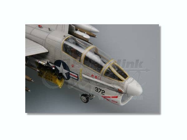 Hobby Boss 1/72 TA-7C Corsair II | 6939319272096