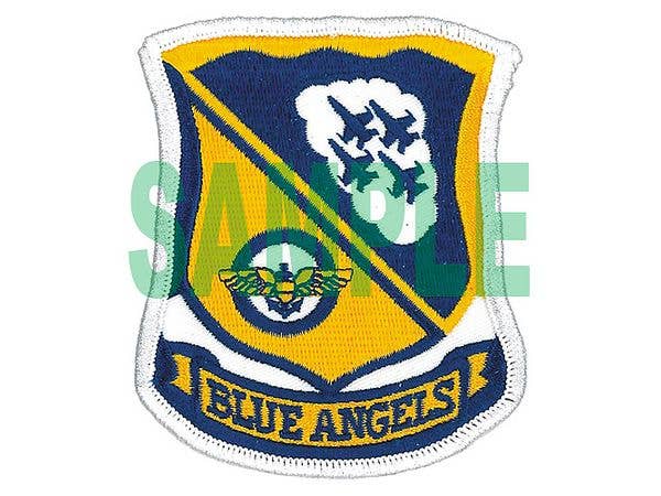 Hasegawa 1/72  F/A-18E SUPER HORNET "BLUE ANGELS"  (Bonus: an emblem patch is included.) | 4967834024670