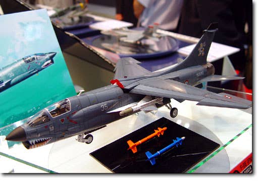 Hasegawa 1/48 F-8E (FN)  'French Navy' | 4967834095144
