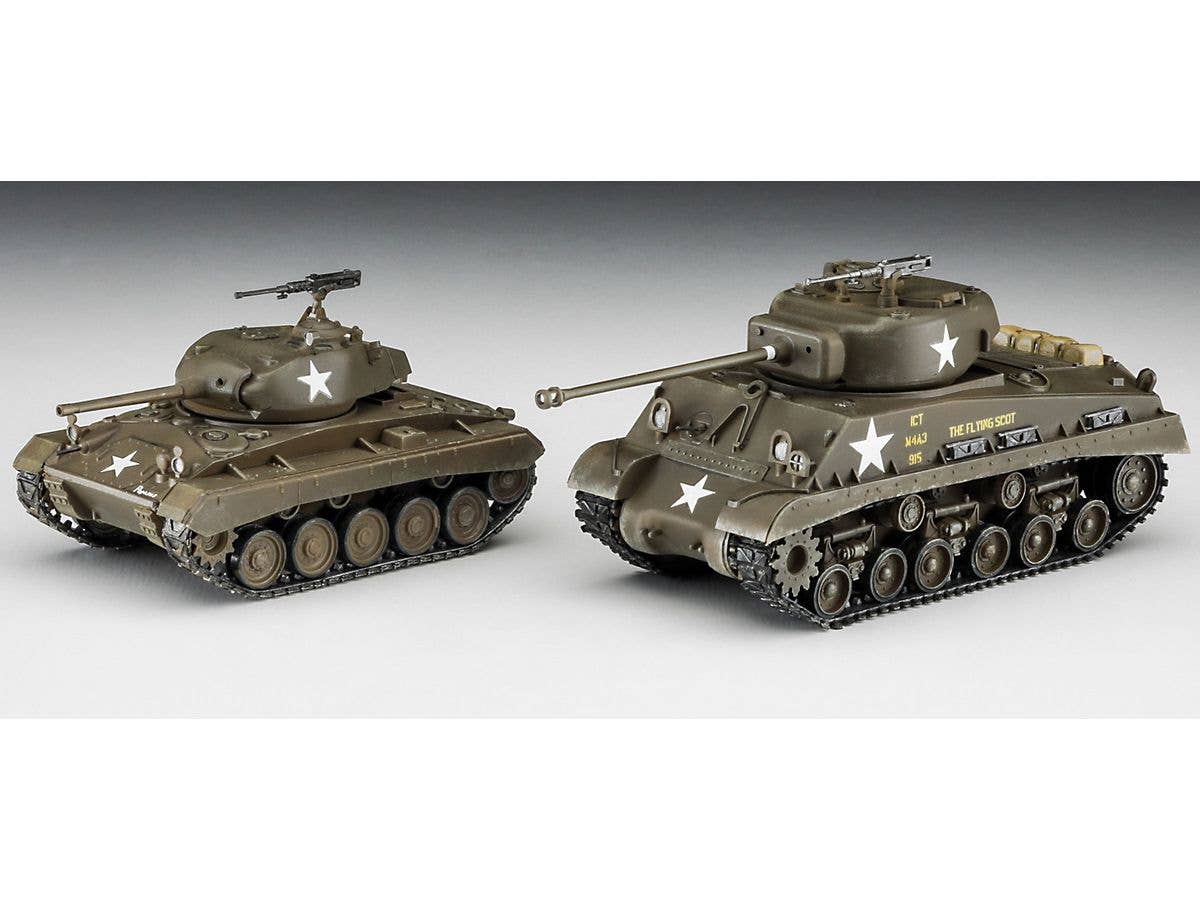 Hasegawa 1/72 M4A3E8 Sherman & M24 Chaffee "US Army Main Battle Tank Combo" 2 in 1 Tank | 4967834300682