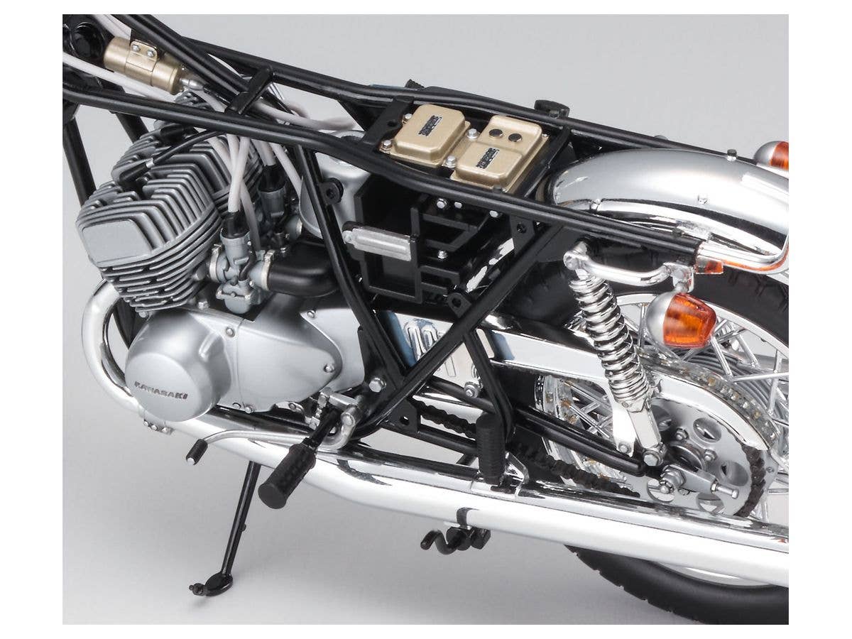 Hasegawa [BK10] 1:12 Kawasaki 500-SS/MACH III (H1) | 4967834215108