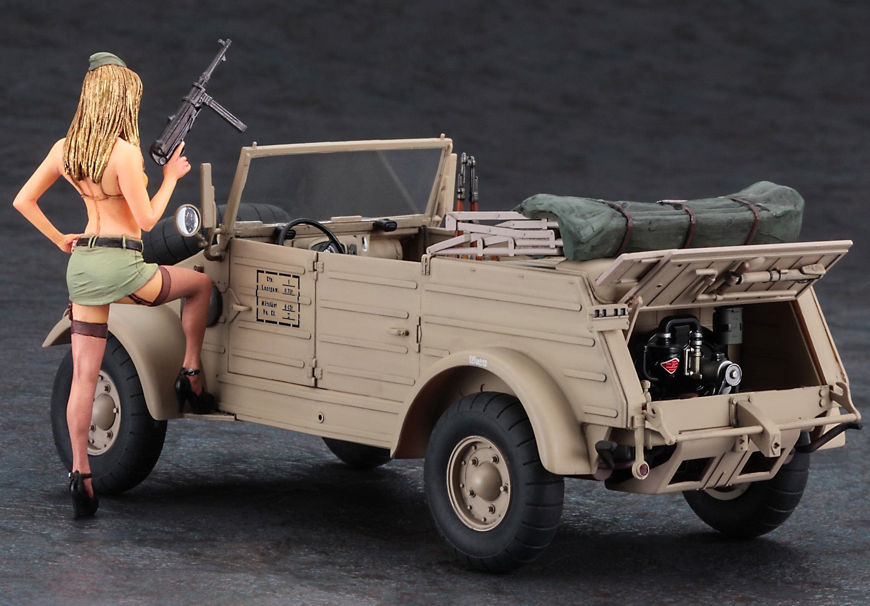 Hasegawa 1/24 Pkw.K1 KÜBELWAGEN TYPE 82 (Balloon Tire) w/BLOND GIRL’S FIGURE