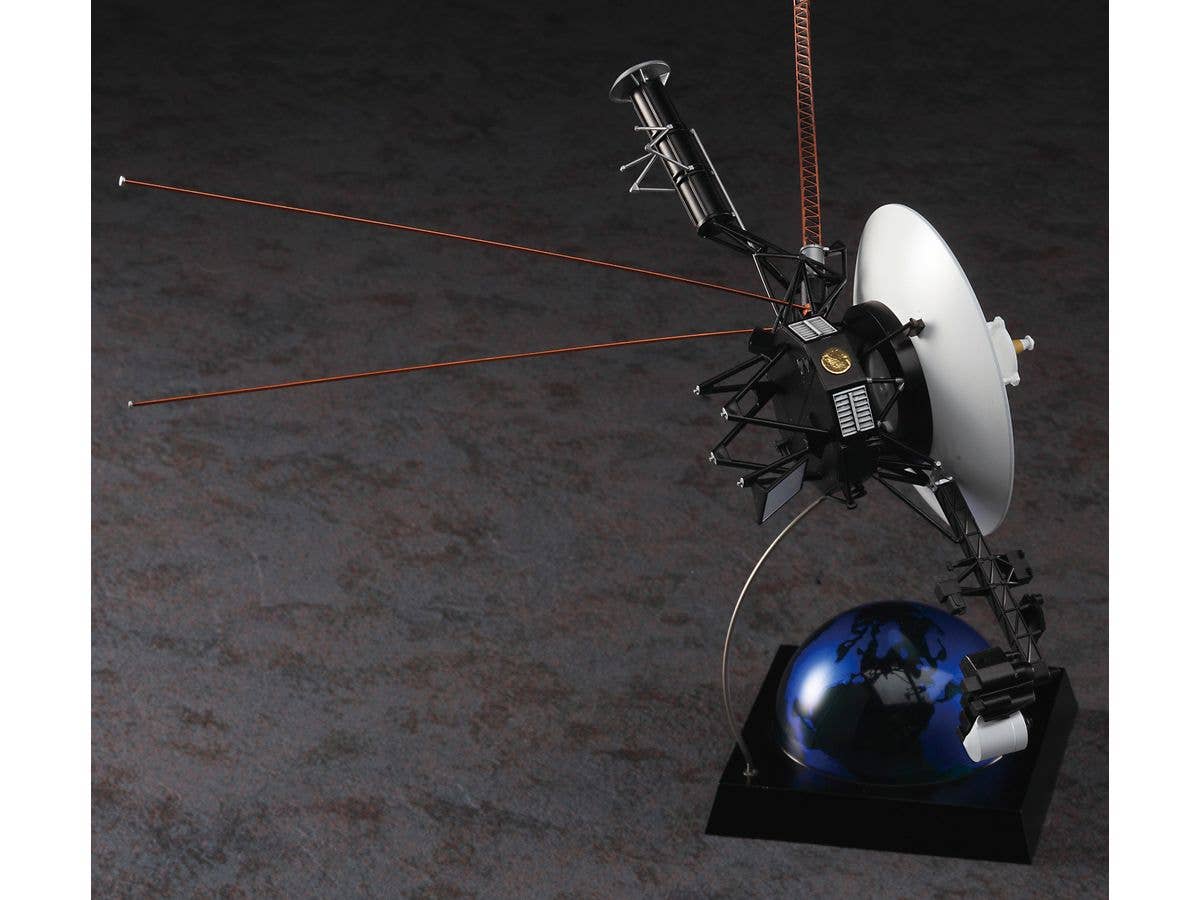 Hasegawa 1/48 Unmanned Space Probe VOYAGER w/Mission Emblem Patch | 4967834524354