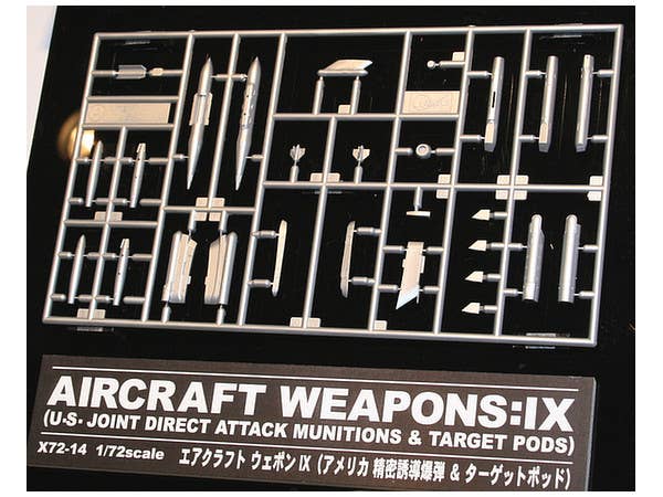 Hasegawa [X72-14] 1:72 AIRCRAFT WEAPONS: IX (U.S. JOINT DIRECT ATTACK MUNITIONS & TARGET PODS) | 4967834351141