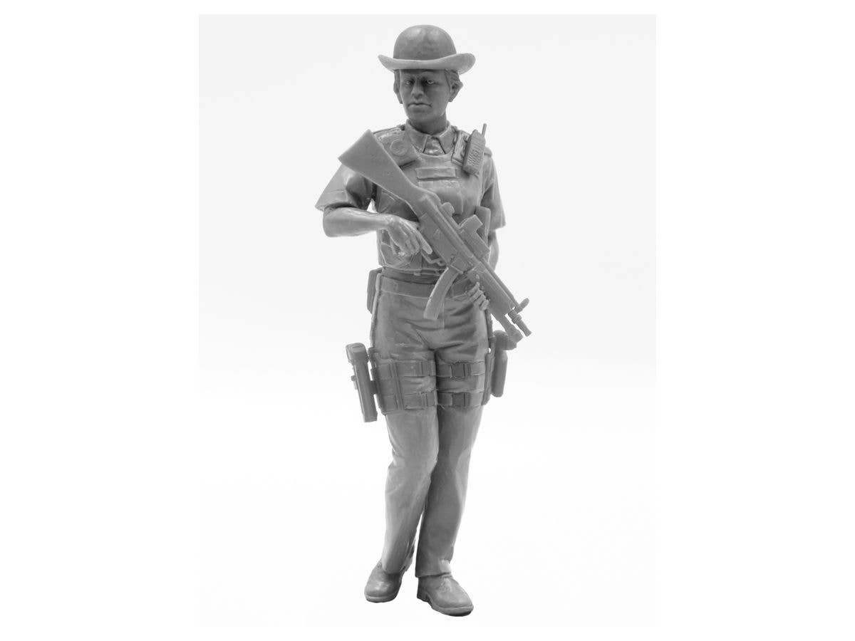 ICM 1/16 British Police Female Officer (100% new molds) | 4823044405640