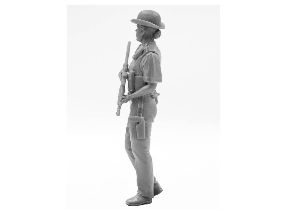 ICM 1/16 British Police Female Officer (100% new molds) | 4823044405640