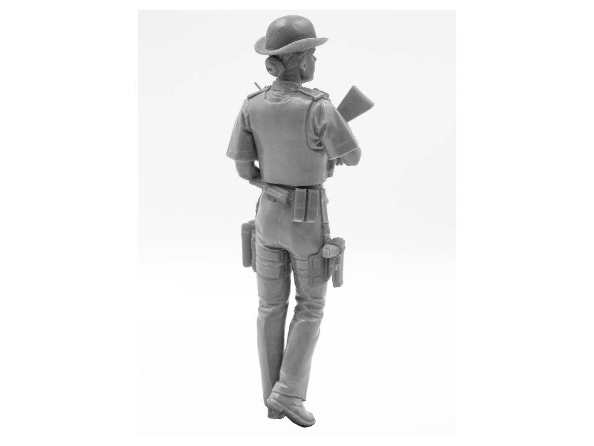 ICM 1/16 British Police Female Officer (100% new molds) | 4823044405640