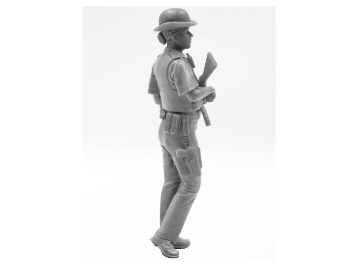 ICM 1/16 British Police Female Officer (100% new molds) | 4823044405640