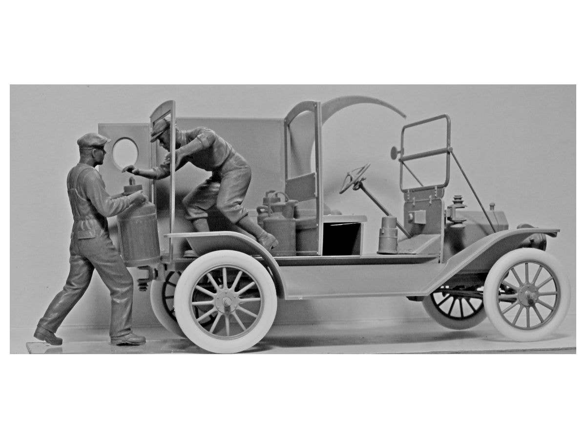 ICM 1/24 Gasoline Delivery, Model T 1912 Delivery Car with American Gasoline Loaders | 4823044406043