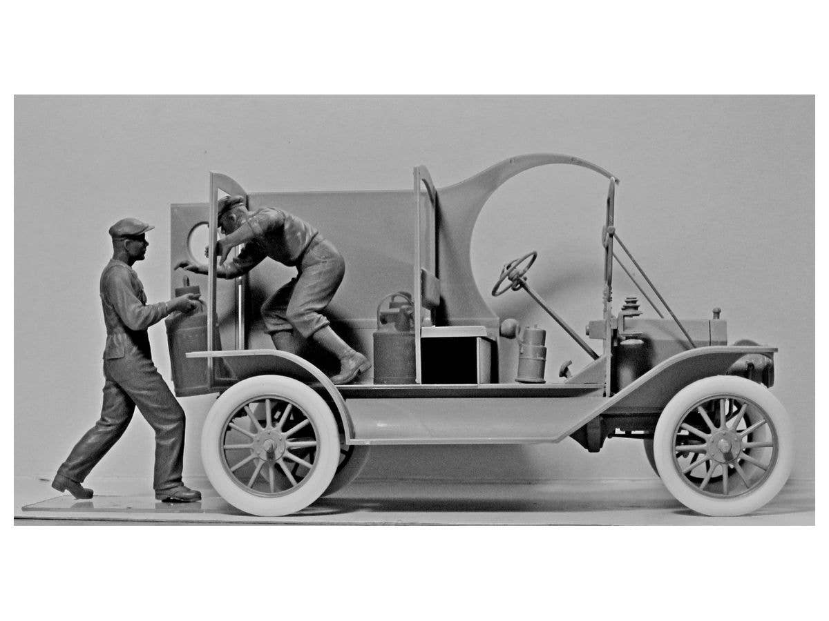 ICM 1/24 Gasoline Delivery, Model T 1912 Delivery Car with American Gasoline Loaders | 4823044406043