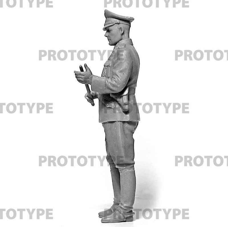 ICM 1/24 WWII German Staff Personnel (100% new molds), Figure