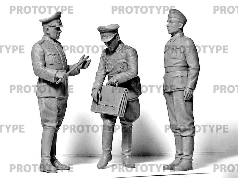ICM 1/24 WWII German Staff Personnel (100% new molds), Figure