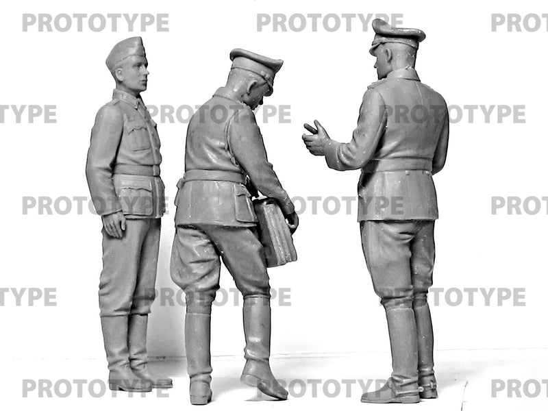 ICM 1/24 WWII German Staff Personnel (100% new molds), Figure