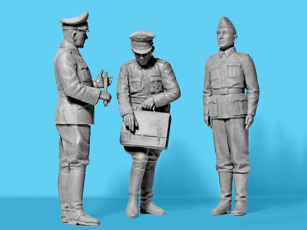 ICM 1/24 Type G4 Car with MG 34 and German Staff Personnel | 4823044410187