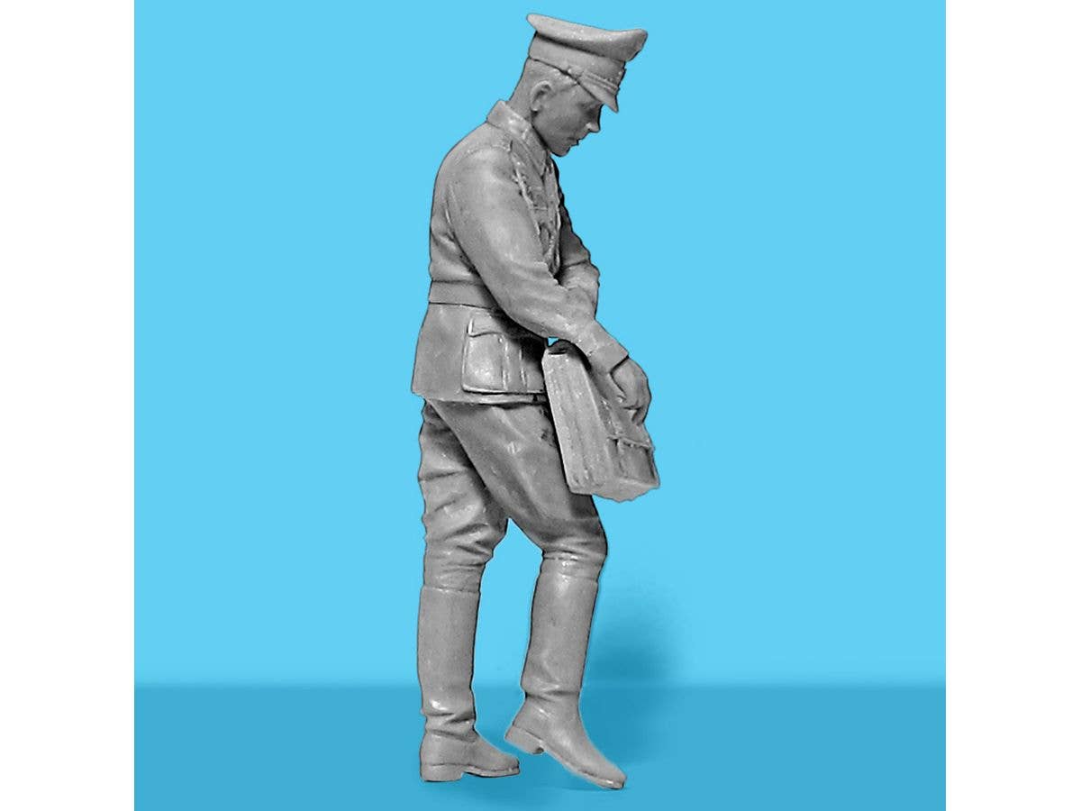 ICM 1/24 Type G4 Car with MG 34 and German Staff Personnel | 4823044410187