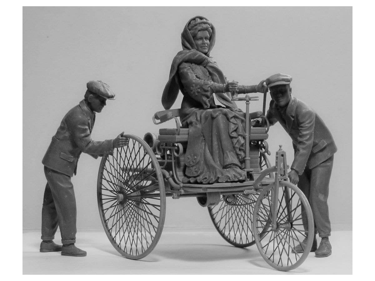 ICM Benz Patent-Motorwagen 1886 with Mrs. Benz & Sons 1/24 Scale | 4823044406616