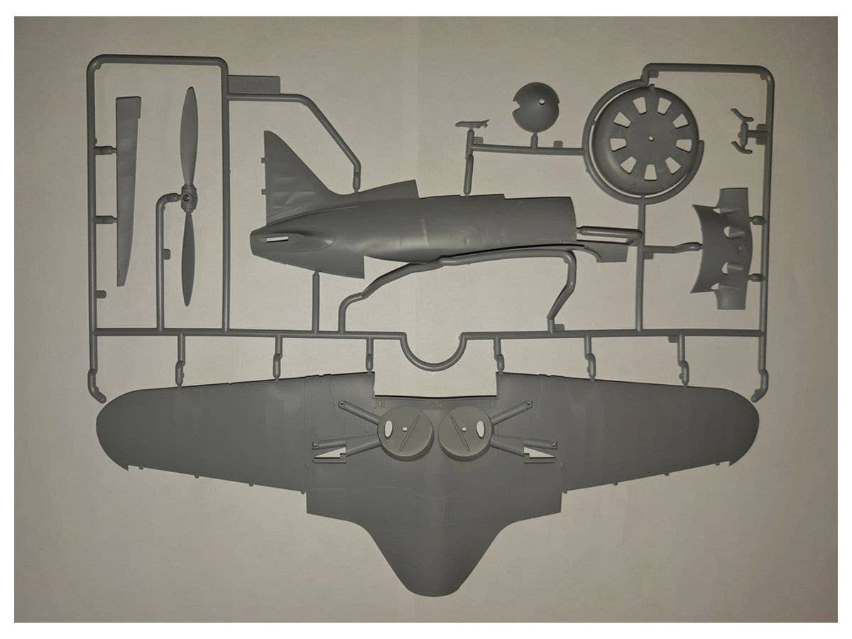 ICM 1/32 I-16 type 10, WWII Soviet Fighter | 4823044405800