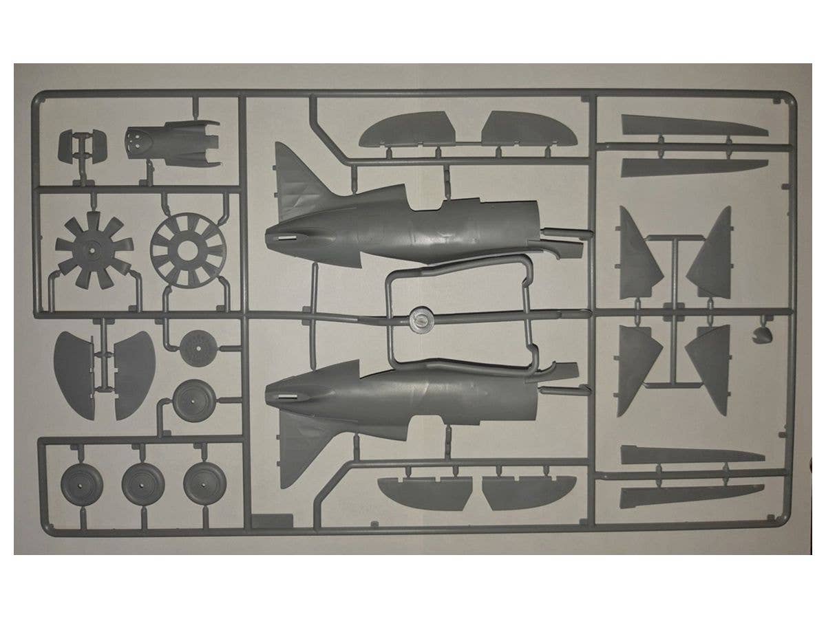 ICM 1/32 I-16 type 10, WWII Soviet Fighter | 4823044405800