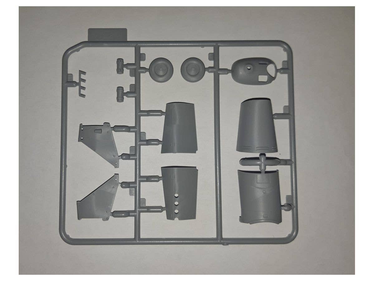 ICM 1/32 Ki-86a/K9W1 Cypress, WWII Japan Training Aircraft | 4823044405855
