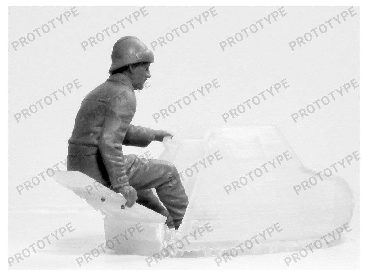 ICM 1/35 FCM 36 with French Tank Crew | 4823044407996