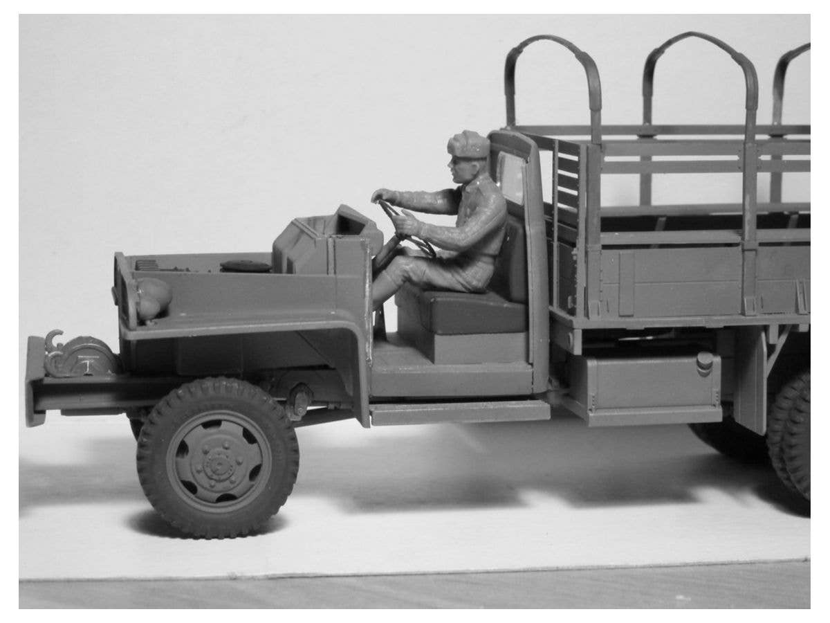 ICM 1/35 Studebaker US6 with WWII Soviet Drivers | 4823044406487